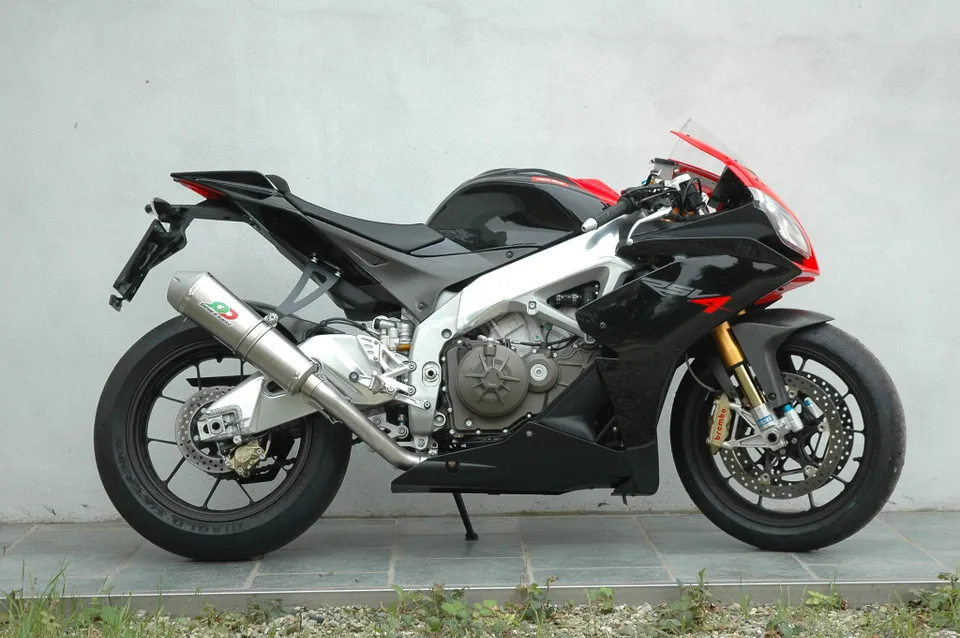 QD Exhaust Magnum Slip-On Aprilia RSV4 Titanio