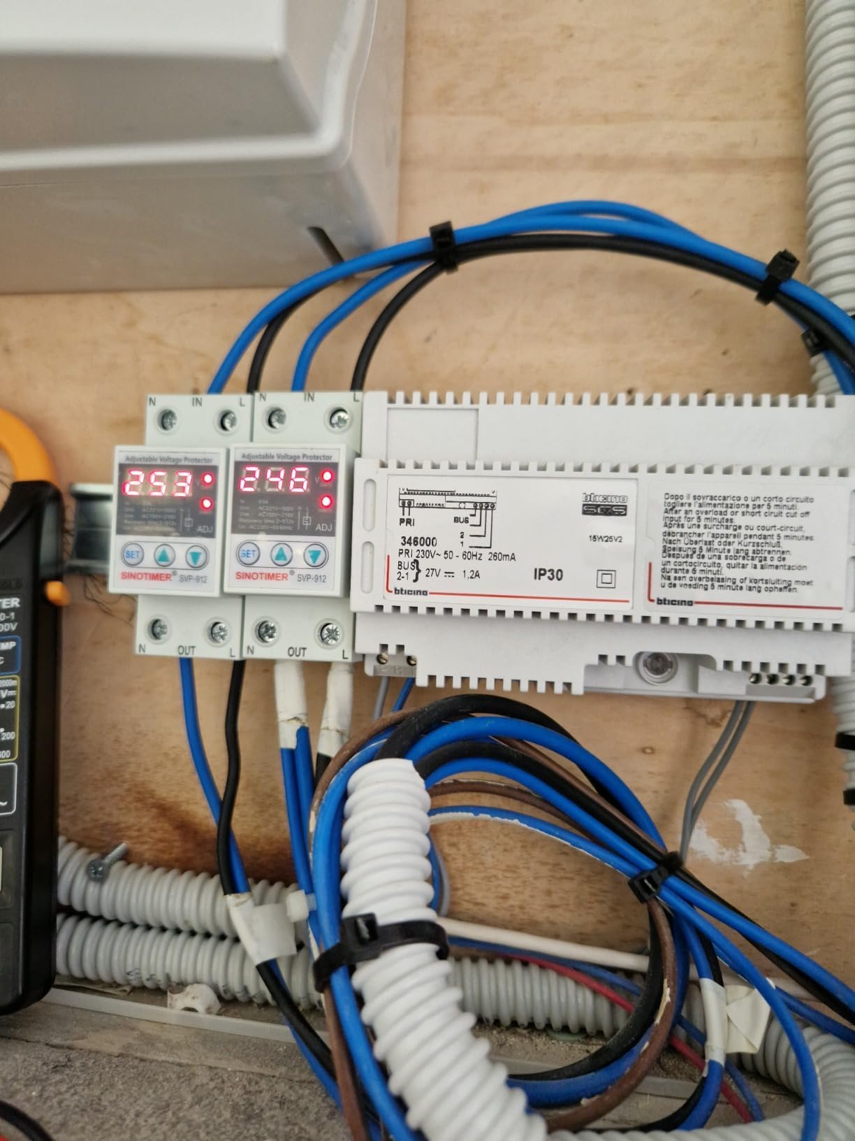 Kuuleyn SVP-912 Rele Protezione Tensione 230V 63A Voltmetro